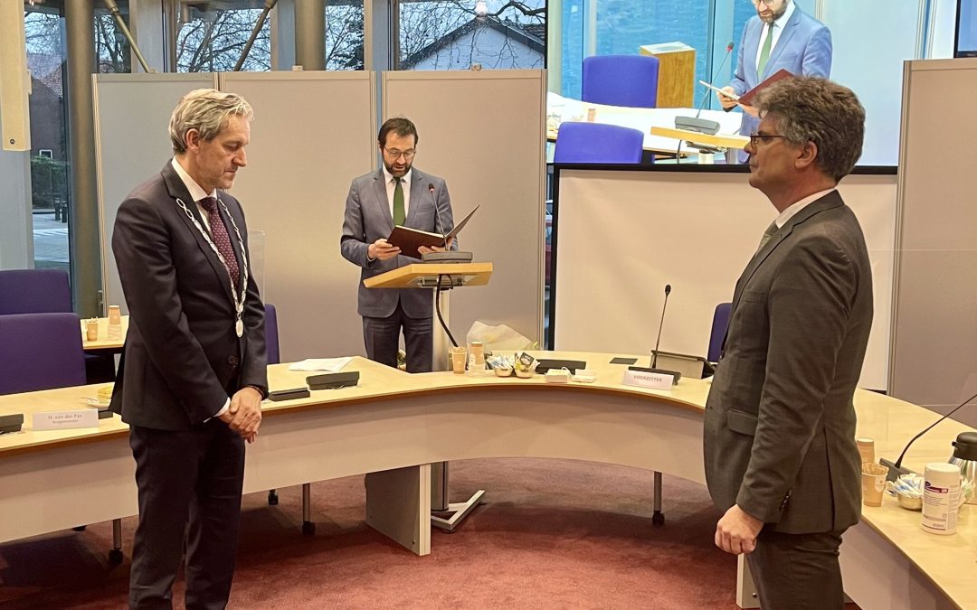 Hans van der Pas opnieuw beëdigd als burgemeester Rhenen