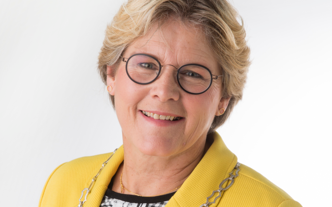 Titia Cnossen stopt als burgemeester Woudenberg