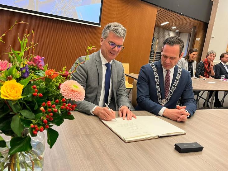 Burgemeester Sjoerd Potters begint aan tweede termijn in De Bilt