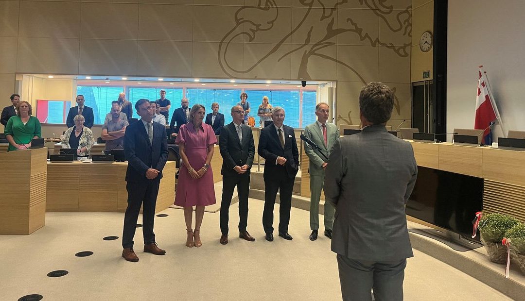 Nieuw provinciebestuur van start